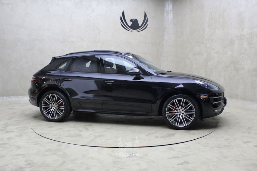 Foto do veículo PORSCHE  MACAN TURBO 2015 40.107 KM 329.000,00