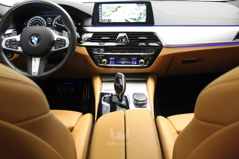 Foto do veículo BMW  540I M SPORT 2018 35.180 KM 280.000,00