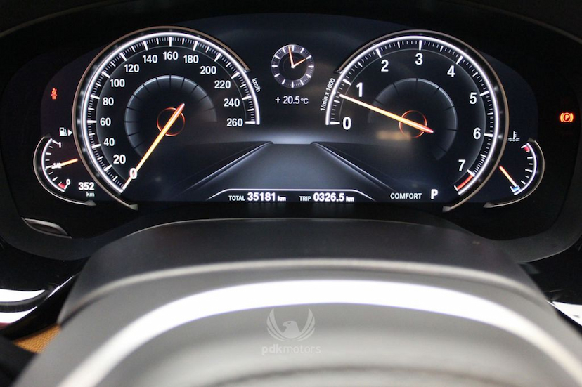 Foto do veículo BMW  540I M SPORT 2018 35.180 KM 280.000,00