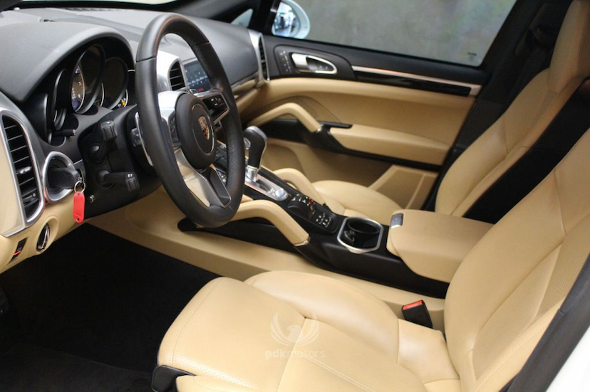 Foto do veículo PORSCHE  CAYENNE S E-HYBRID 2017 18.300 KM 399.000,00