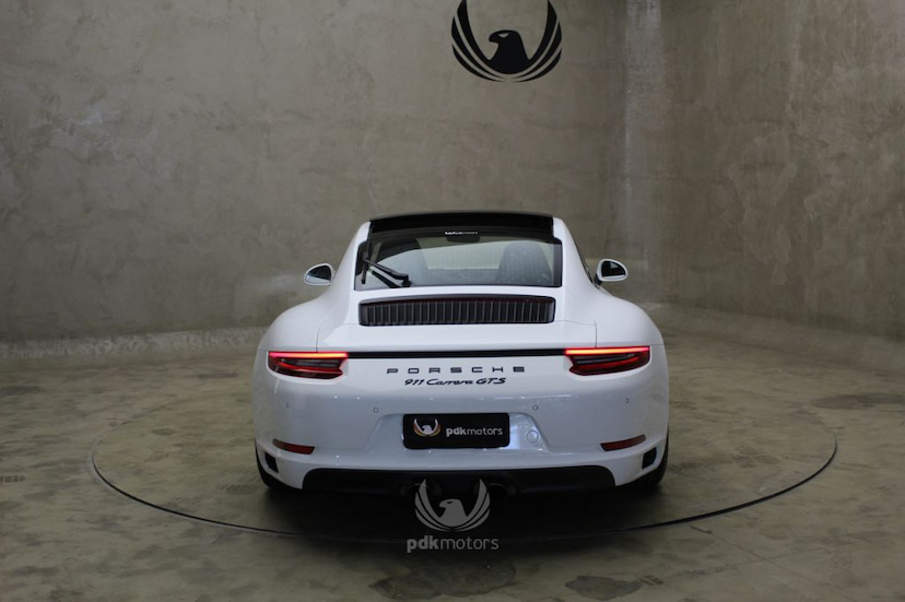 Foto do veículo PORSCHE  911 CARRERA GTS 2018 1.655 KM 739.000,00