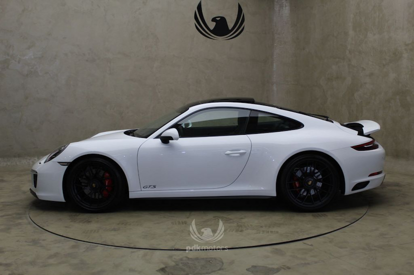 Foto do veículo PORSCHE  911 CARRERA GTS 2018 1.655 KM 739.000,00