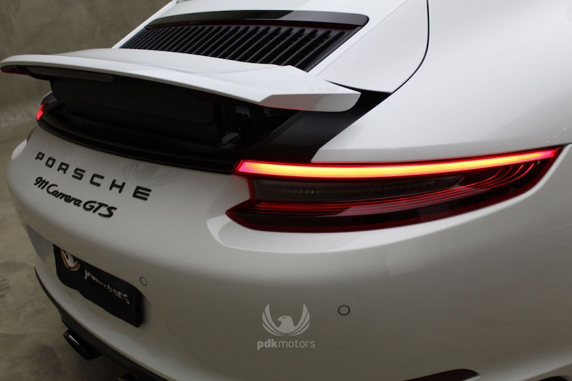 Foto do veículo PORSCHE  911 CARRERA GTS 2018 1.655 KM 739.000,00