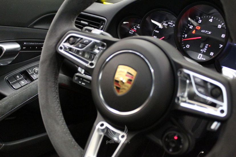 Foto do veículo PORSCHE  911 CARRERA GTS 2018 1.655 KM 739.000,00