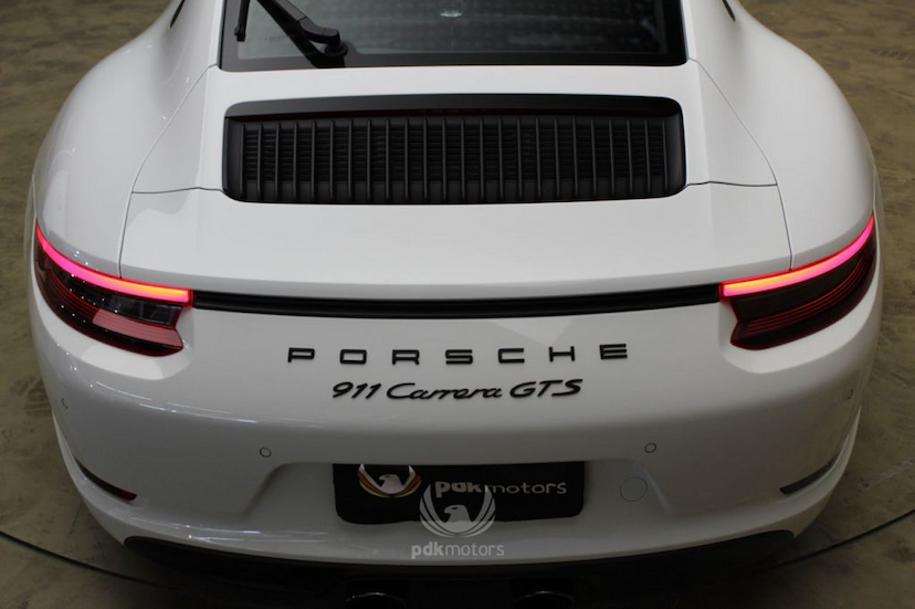 Foto do veículo PORSCHE  911 CARRERA GTS 2018 1.655 KM 739.000,00