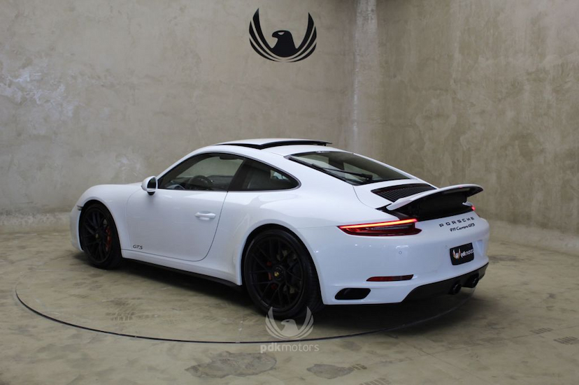 Foto do veículo PORSCHE  911 CARRERA GTS 2018 3.465 KM 729.000,00