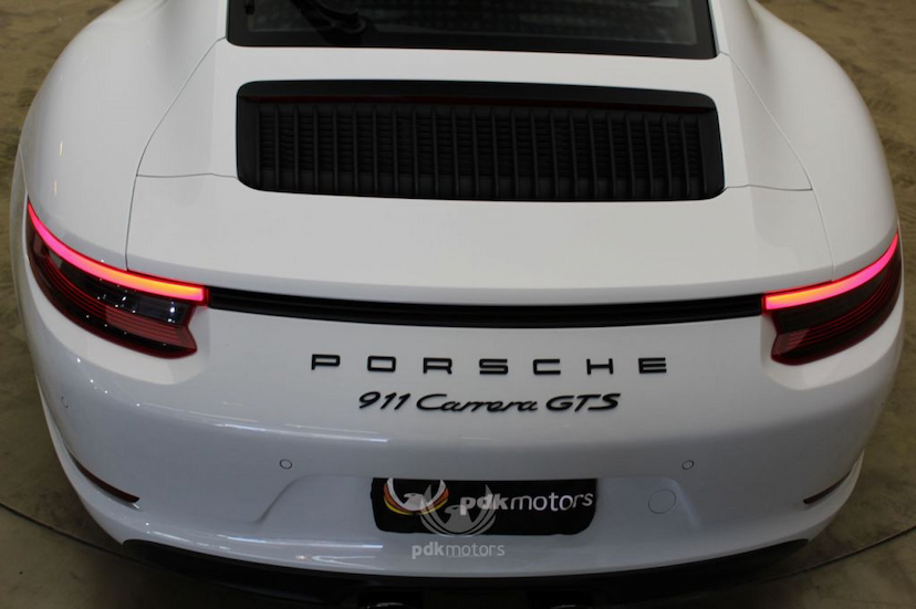 Foto do veículo PORSCHE  911 CARRERA GTS 2018 3.465 KM 729.000,00