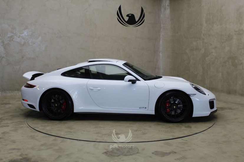 Foto do veículo PORSCHE  911 CARRERA GTS 2018 3.465 KM 729.000,00