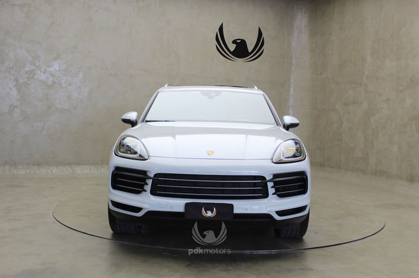 Foto do veículo PORSCHE  CAYENNE S 2019 3.500 KM 499.000,00