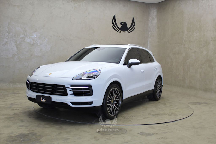Foto do veículo PORSCHE  CAYENNE S 2019 3.500 KM 499.000,00