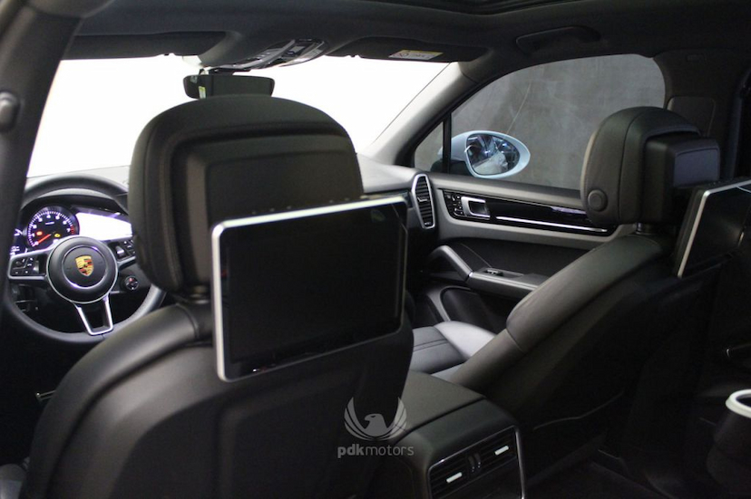 Foto do veículo PORSCHE  CAYENNE S 2019 3.500 KM 499.000,00