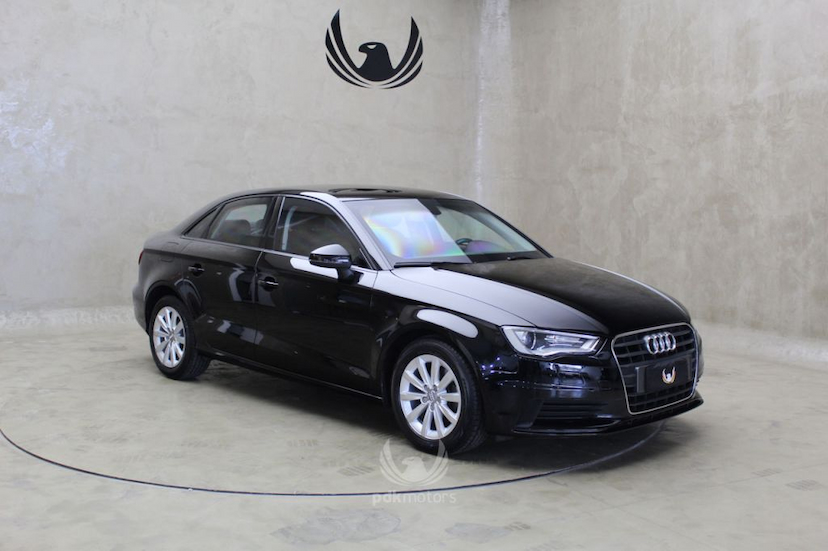 Foto do veículo AUDI  A3 1.4 SEDAN 2015 57.110 KM 79.900,00