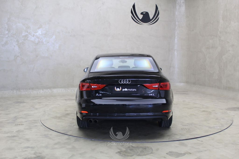 Foto do veículo AUDI  A3 1.4 SEDAN 2015 57.110 KM 79.900,00