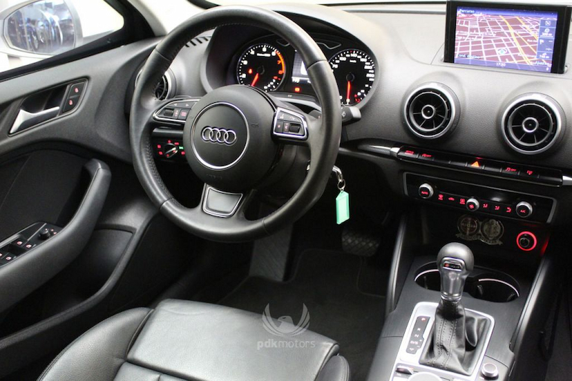 Foto do veículo AUDI  A3 1.8 AMBITION SEDAN 2014 59.950 KM 84.990,00