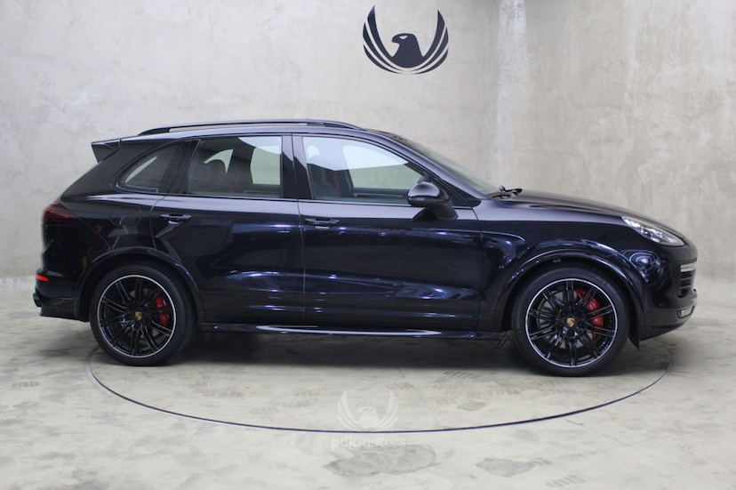Foto do veículo PORSCHE  CAYENNE GTS 2016 43.540 KM 299.000,00