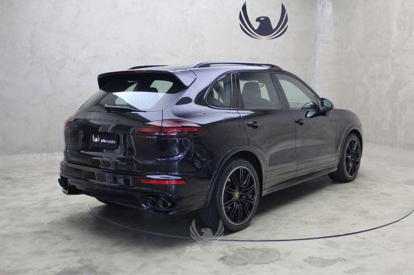 Foto do veículo PORSCHE  CAYENNE GTS 2016 43.540 KM 299.000,00