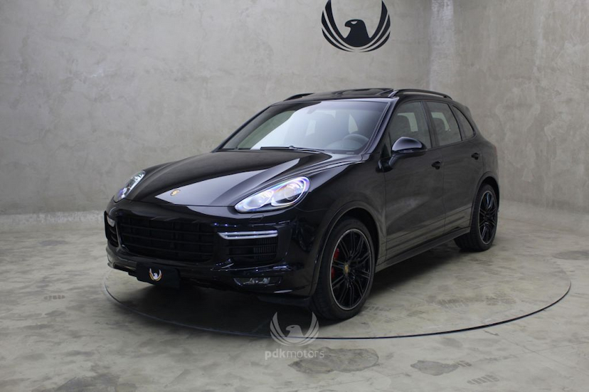 Foto do veículo PORSCHE  CAYENNE GTS 2016 43.540 KM 299.000,00