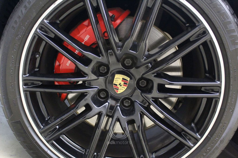 Foto do veículo PORSCHE  CAYENNE GTS 2016 43.540 KM 299.000,00
