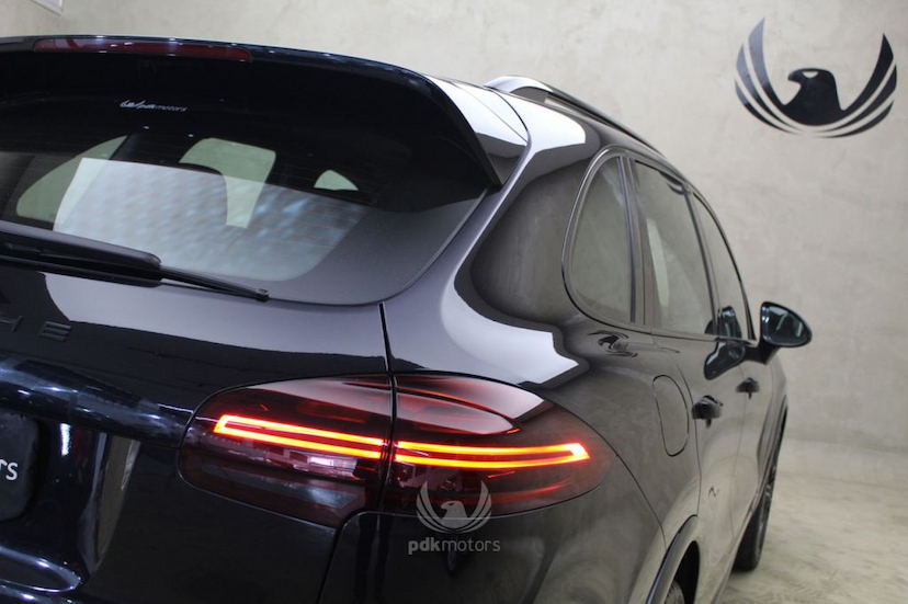 Foto do veículo PORSCHE  CAYENNE GTS 2016 43.540 KM 299.000,00