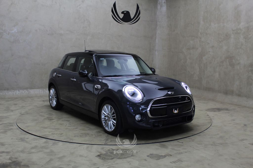 Foto do veículo MINI  COOPER S EXCLUSIVE 4P 2017 39.670 KM 99.000,00