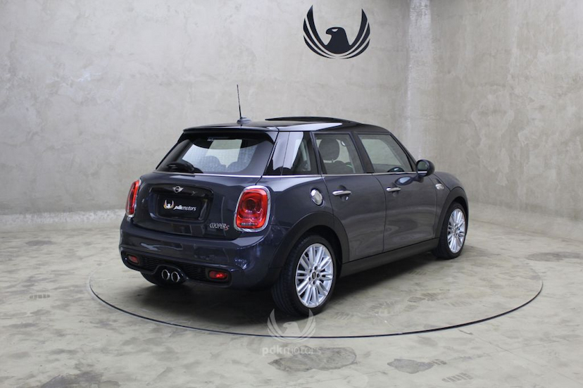 Foto do veículo MINI  COOPER S EXCLUSIVE 4P 2017 39.670 KM 99.000,00