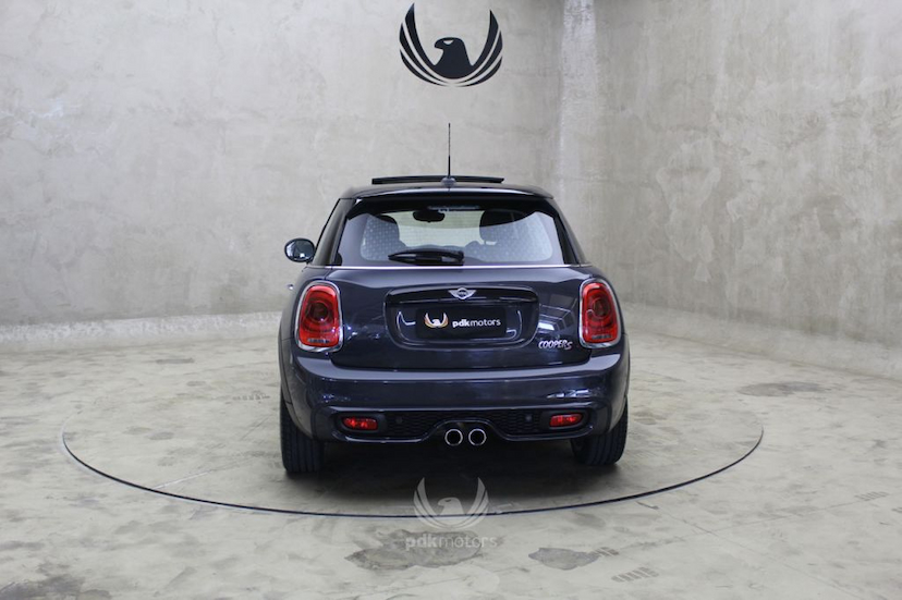 Foto do veículo MINI  COOPER S EXCLUSIVE 4P 2017 39.670 KM 99.000,00