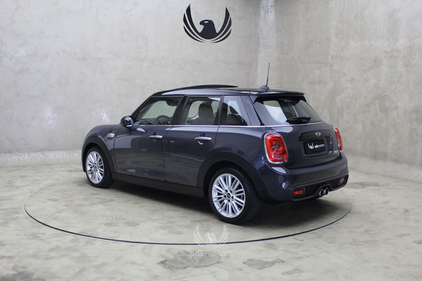 Foto do veículo MINI  COOPER S EXCLUSIVE 4P 2017 39.670 KM 99.000,00