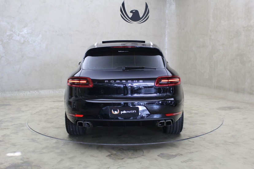 Foto do veículo PORSCHE  MACAN TURBO 2018 5.760 KM 460.000,00