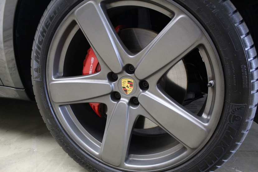 Foto do veículo PORSCHE  MACAN TURBO 2018 5.760 KM 460.000,00