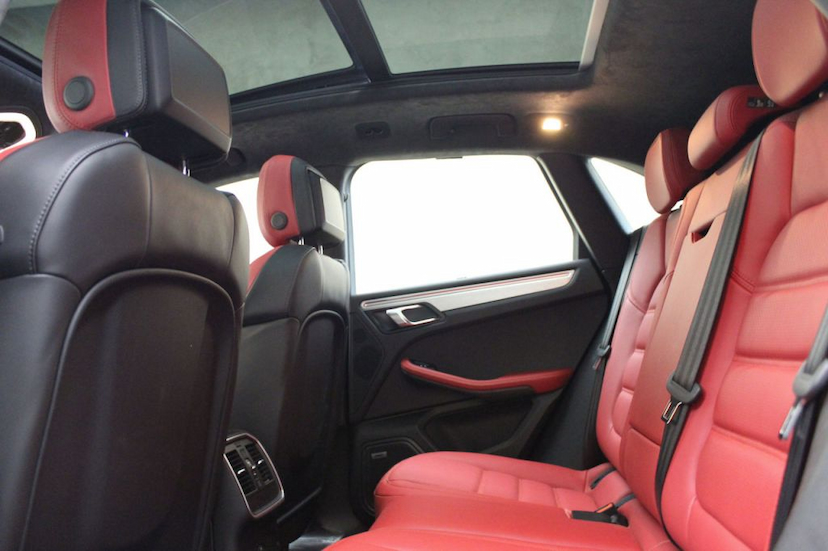 Foto do veículo PORSCHE  MACAN TURBO 2018 5.760 KM 460.000,00