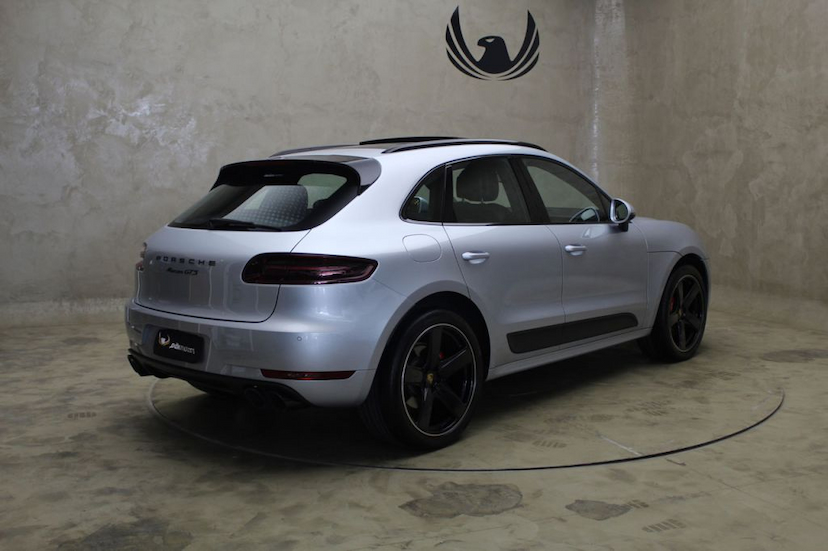 Foto do veículo PORSCHE  MACAN GTS 2017 19.810 KM 359.000,00