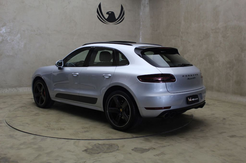 Foto do veículo PORSCHE  MACAN GTS 2017 19.810 KM 359.000,00