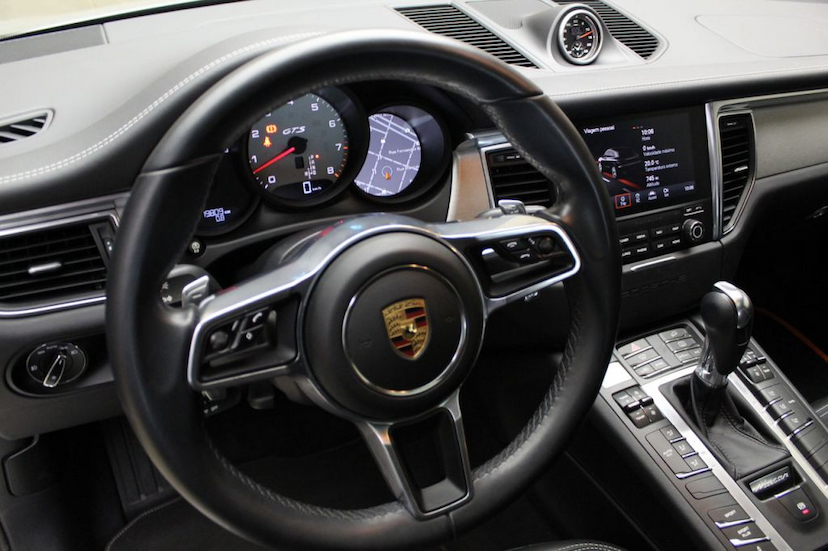 Foto do veículo PORSCHE  MACAN GTS 2017 19.810 KM 359.000,00