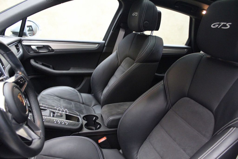 Foto do veículo PORSCHE  MACAN GTS 2017 19.810 KM 359.000,00