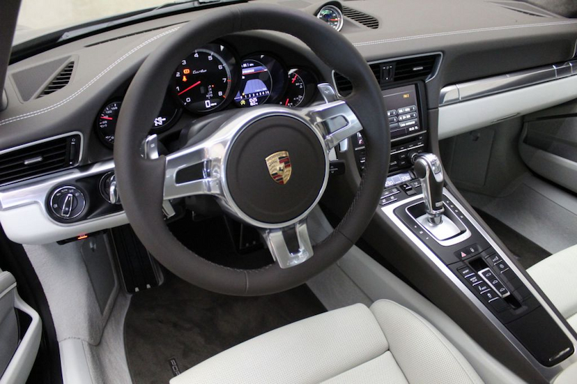 Foto do veículo PORSCHE  911 TURBO 2014 8.250 KM 699.000,00