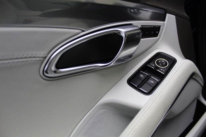 Foto do veículo PORSCHE  911 TURBO 2014 8.250 KM 699.000,00