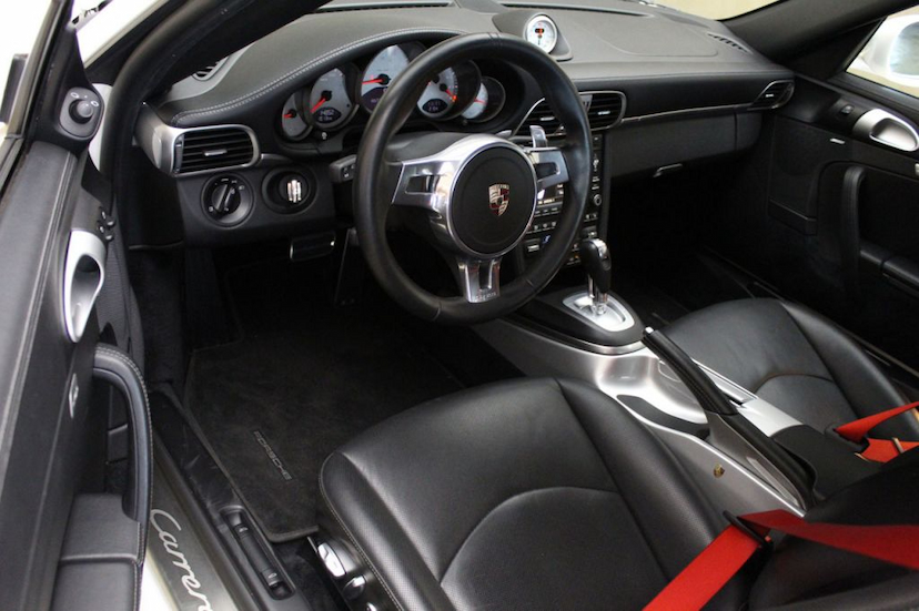 Foto do veículo PORSCHE  911 CARRERA 4S 2011 14.852 KM 359.000,00