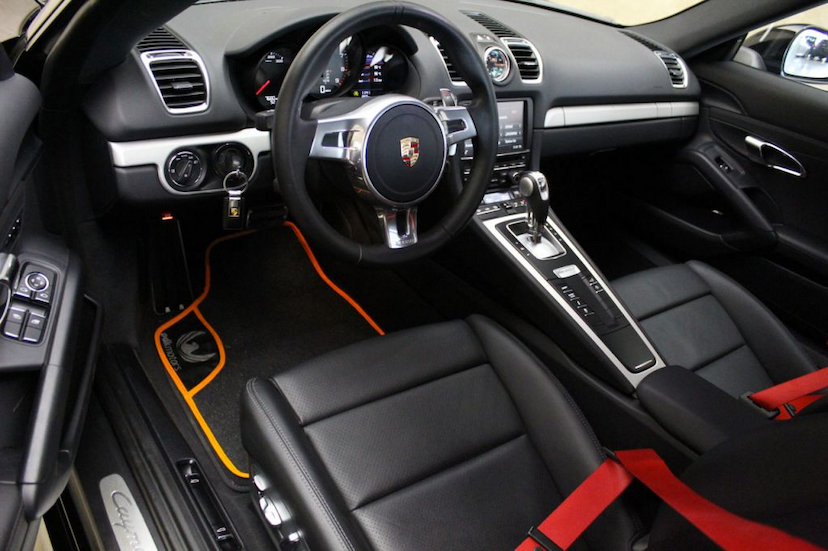 Foto do veículo PORSCHE  CAYMAN S 2014 10.300 KM 329.000,00