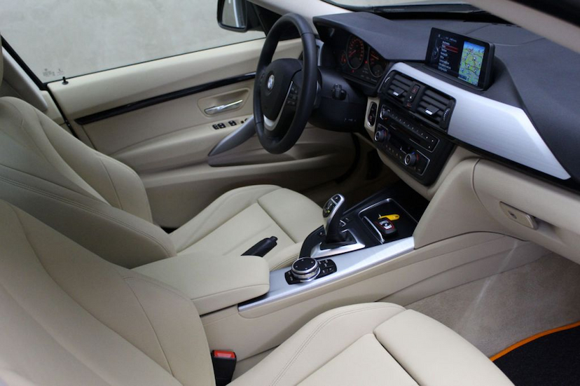 Foto do veículo BMW  320I SPORT GT 2016 49.520 KM 110.000,00