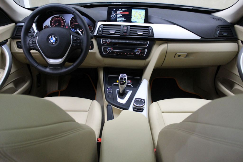 Foto do veículo BMW  320I SPORT GT 2016 49.520 KM 110.000,00
