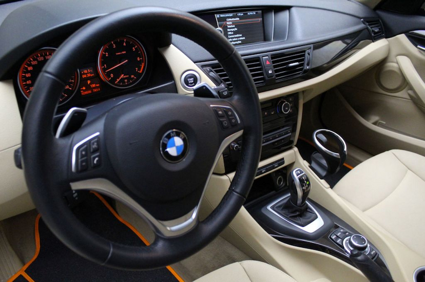 Foto do veículo BMW  X1 20I GP X-LINE 2014 29.510 KM 109.900,00