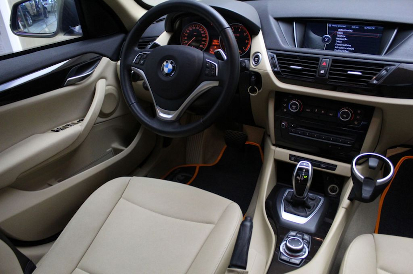 Foto do veículo BMW  X1 20I GP X-LINE 2014 29.510 KM 109.900,00