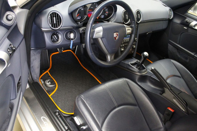 Foto do veículo PORSCHE  CAYMAN 2009 35.910 KM 159.000,00