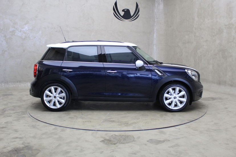 Foto do veículo MINI  COUNTRYMAN S TOP 2016 25.761 KM 97.000,00