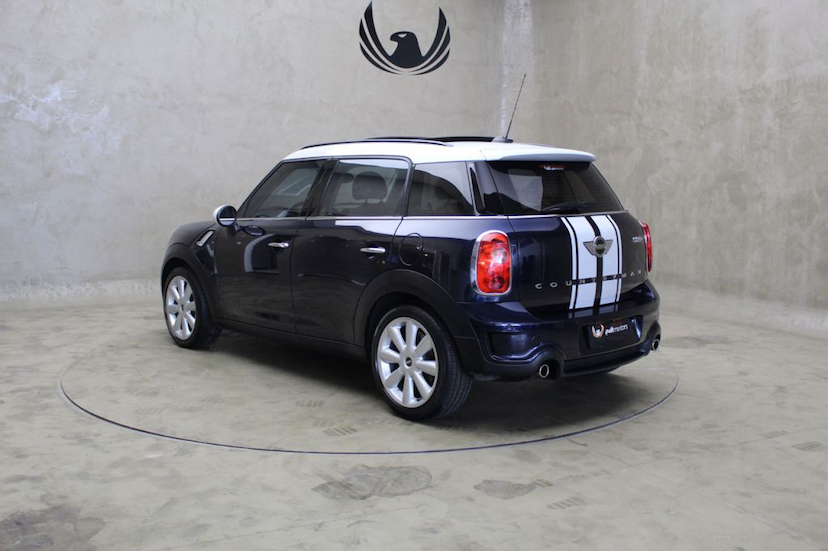 Foto do veículo MINI  COUNTRYMAN S TOP 2016 25.761 KM 97.000,00