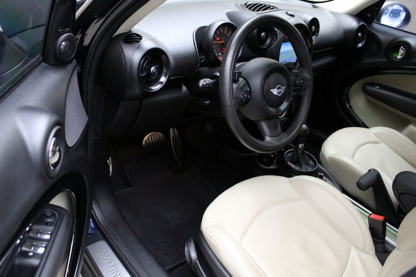 Foto do veículo MINI  COUNTRYMAN S TOP 2016 25.761 KM 97.000,00