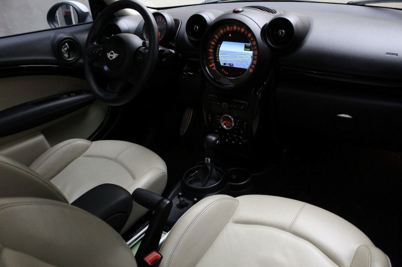 Foto do veículo MINI  COUNTRYMAN S TOP 2016 25.761 KM 97.000,00