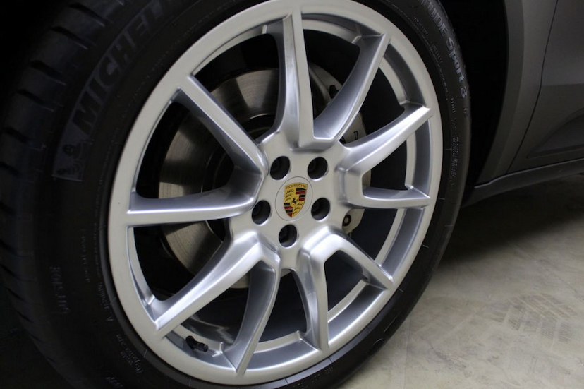 Foto do veículo PORSCHE  MACAN S 2015 9.263 KM 290.000,00