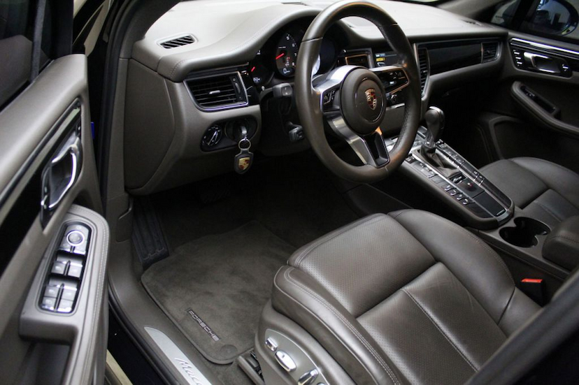 Foto do veículo PORSCHE  MACAN S 2015 9.263 KM 290.000,00