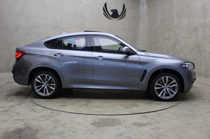 Foto do veículo BMW  X6 50I M SPORT 2015 44.350 KM 265.000,00